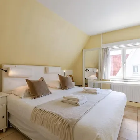 Casiola - Centrally Located In Lägenhet De Haan