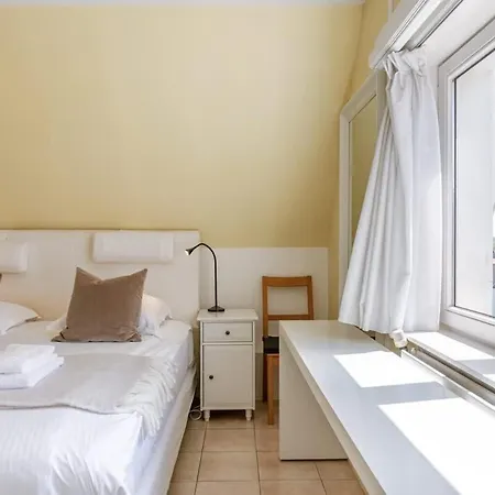 Casiola - Centrally Located In Lägenhet De Haan