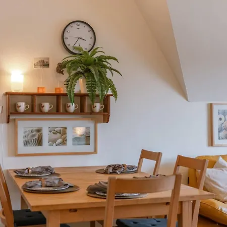 Casiola - Centrally Located In * De Haan