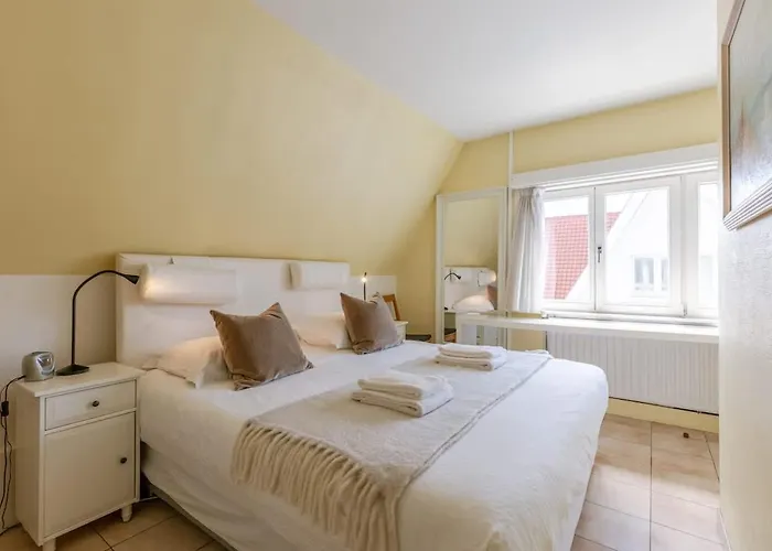 Casiola - Centrally Located In Lägenhet De Haan